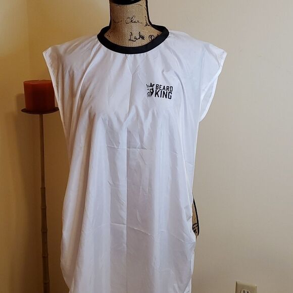 Beard King shaving catch all cape - Picture 2 of 7